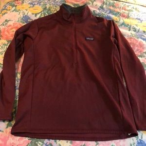 Men’s barely worn XL maroon Patagonia 3/4 zip pullover